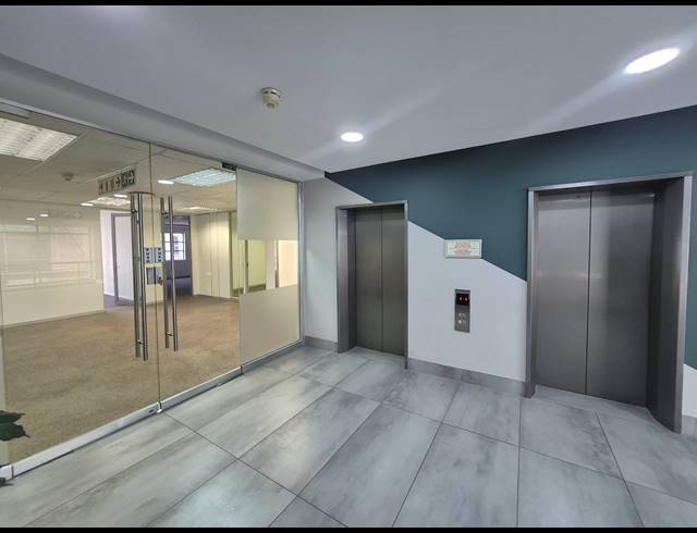 2,119M² OFFICE TO LET IN WOODMEAD